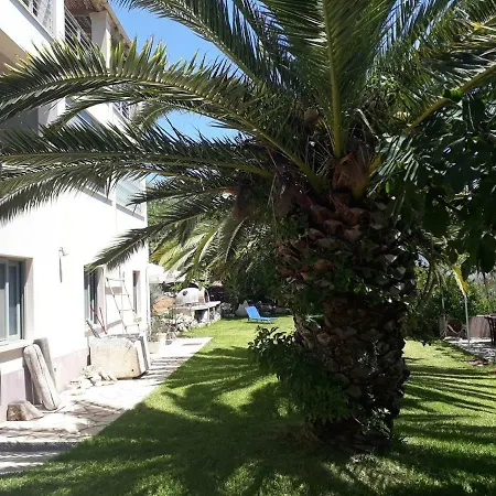 Casa Muraglia/under Castle *