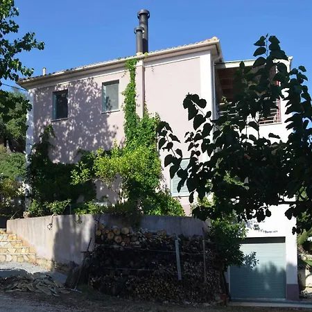 Casa Muraglia/under Castle