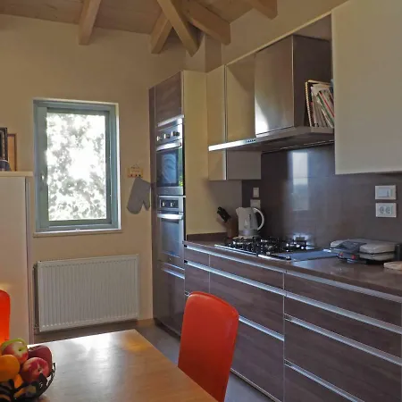 Holiday home Casa Muraglia/under Castle Travliata