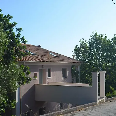 Casa Muraglia/under Castle Holiday home *